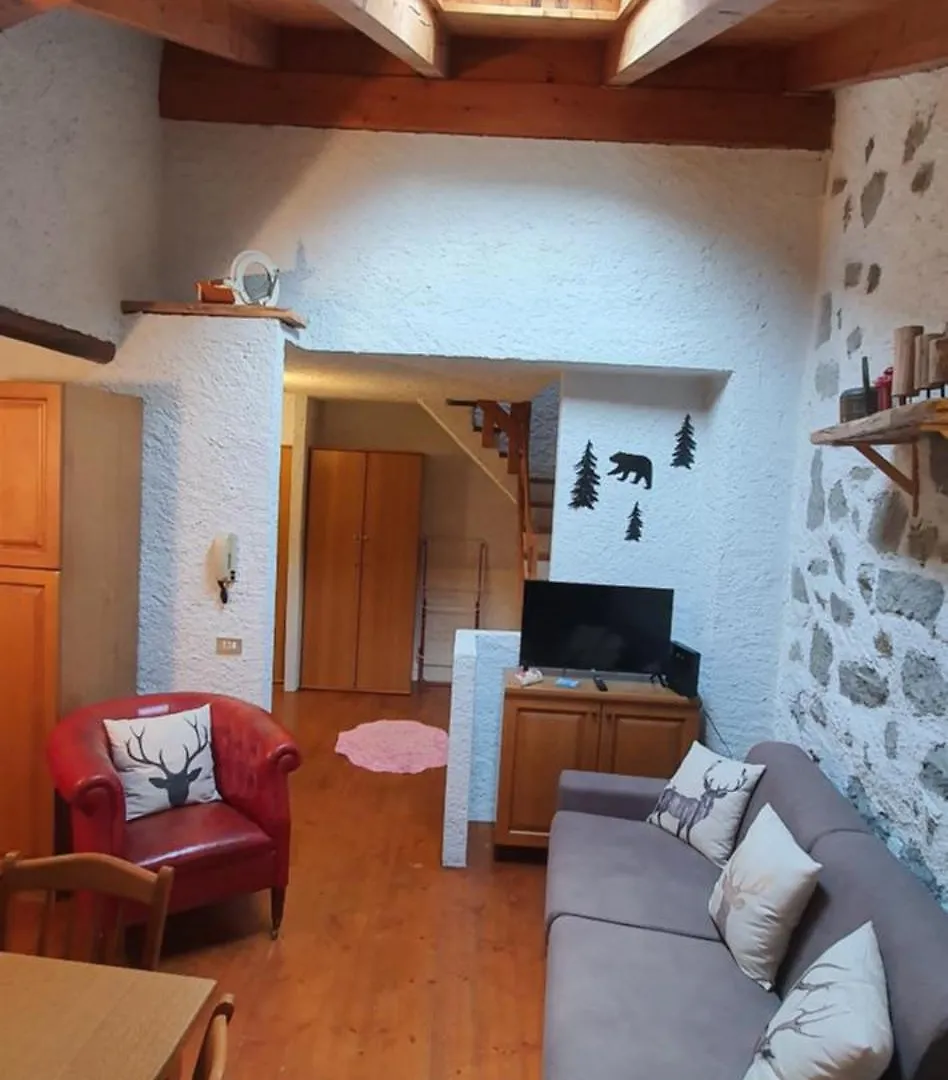 Cristian Castello - La Poltrona Rossa Apartment Ponte Di Legno 0*,  Italy